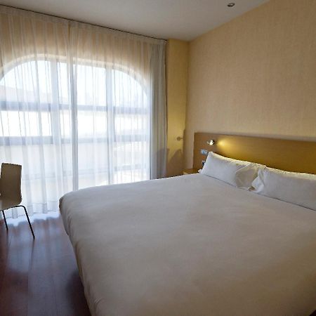 บีแอนด์บี โฮเต็ล มาดริด ฟูเอนลาบราดา Hotel ภายนอก รูปภาพ