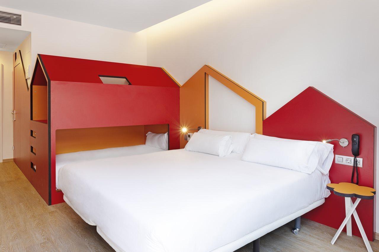 บีแอนด์บี โฮเต็ล มาดริด ฟูเอนลาบราดา Hotel ภายนอก รูปภาพ