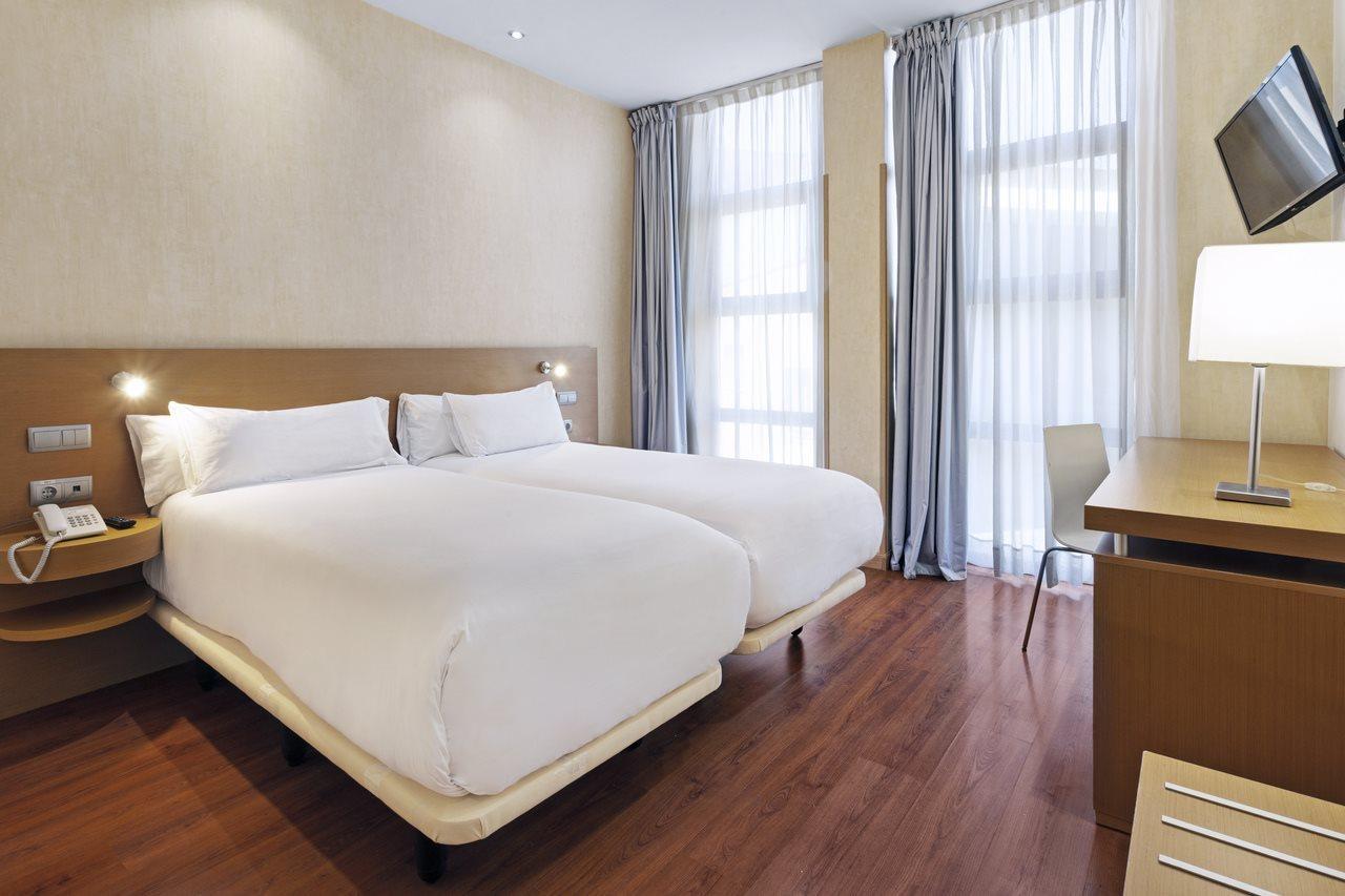 บีแอนด์บี โฮเต็ล มาดริด ฟูเอนลาบราดา Hotel ภายนอก รูปภาพ