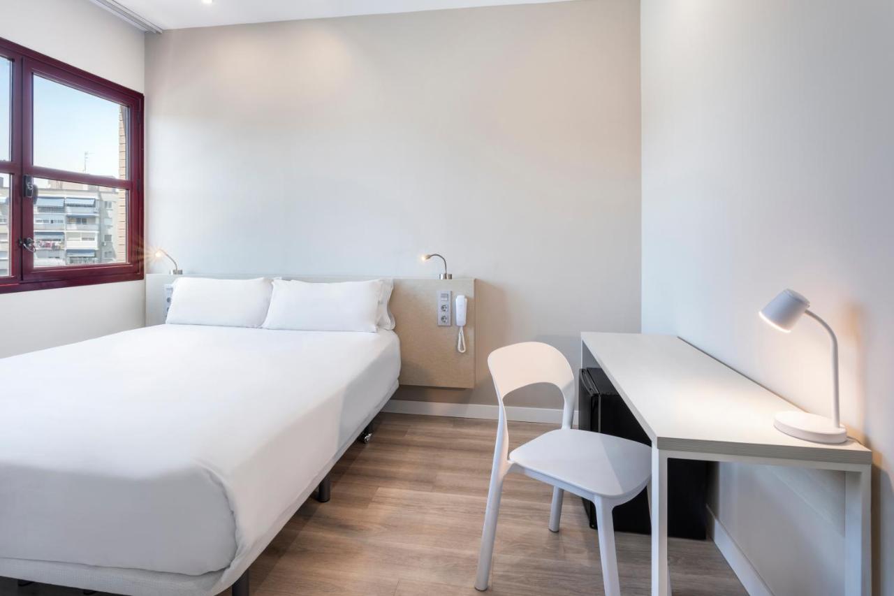บีแอนด์บี โฮเต็ล มาดริด ฟูเอนลาบราดา Hotel ภายนอก รูปภาพ