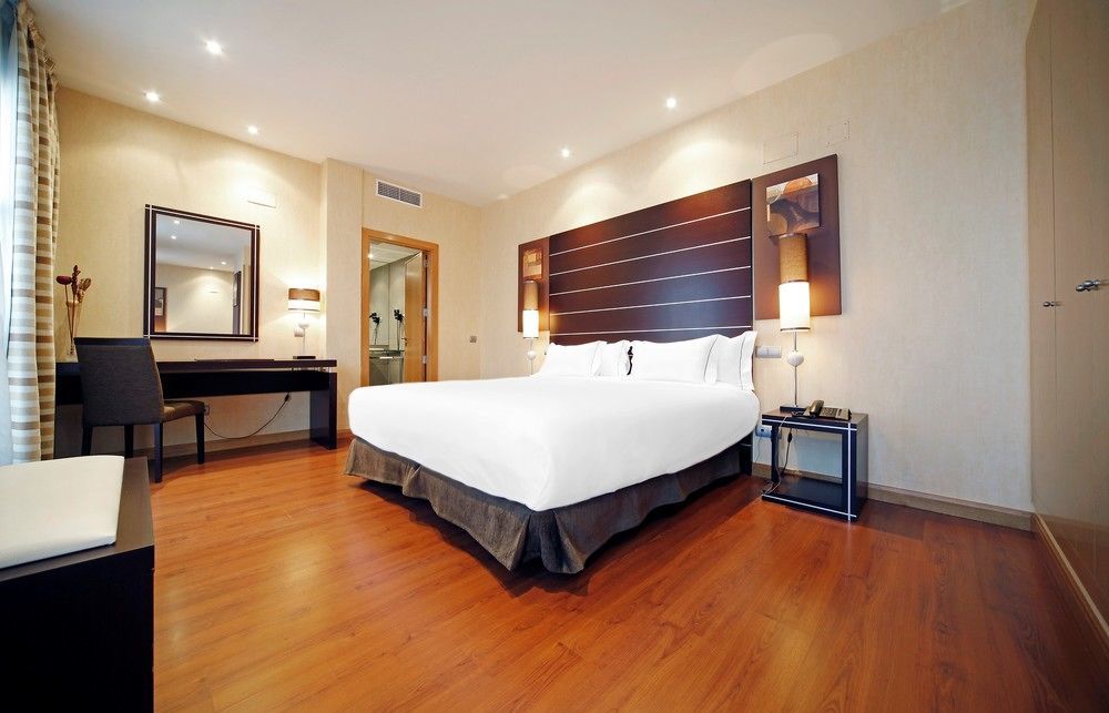 บีแอนด์บี โฮเต็ล มาดริด ฟูเอนลาบราดา Hotel ภายนอก รูปภาพ